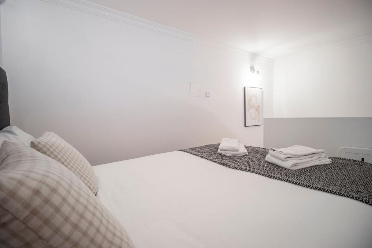 Wonderful Downtown Studio By Lovelystay Porto Exterior photo